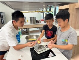 史懷哲營隊:LINE_ALBUM_20240705史懷哲營隊在家政教室做葡萄酥餅_250225_9